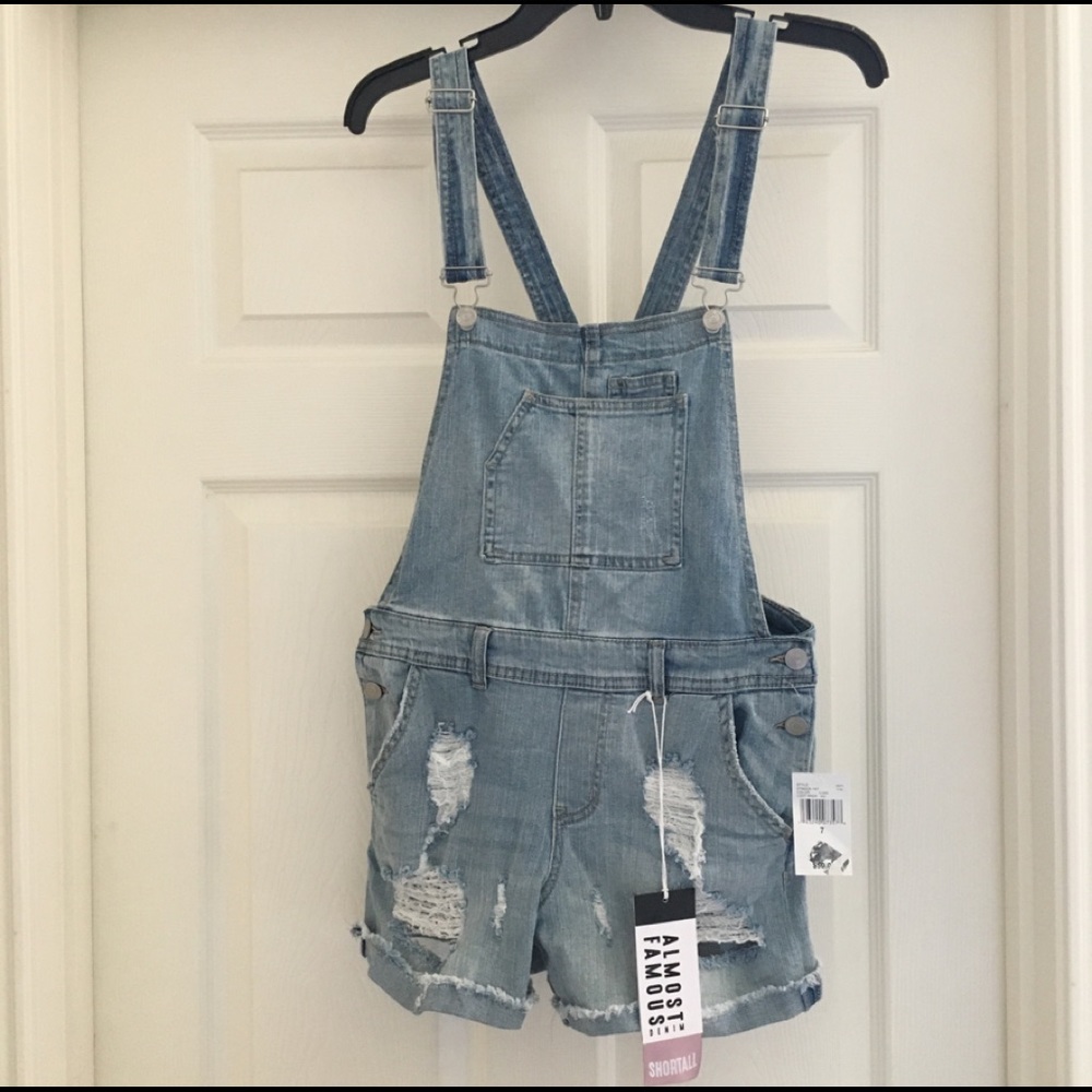 Almost Famous Denim ShortAll Distressed NWT Sz 7